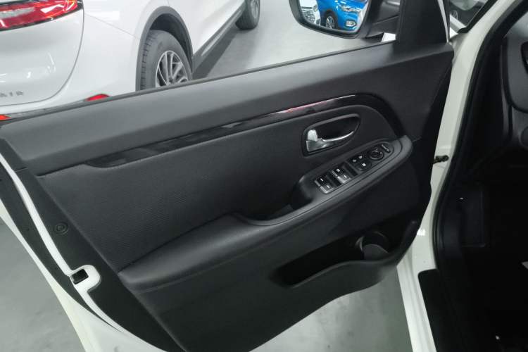 Used Kia Carens 2013 2.0L 7-Seater Automatic Comfort Edition China V Standard
