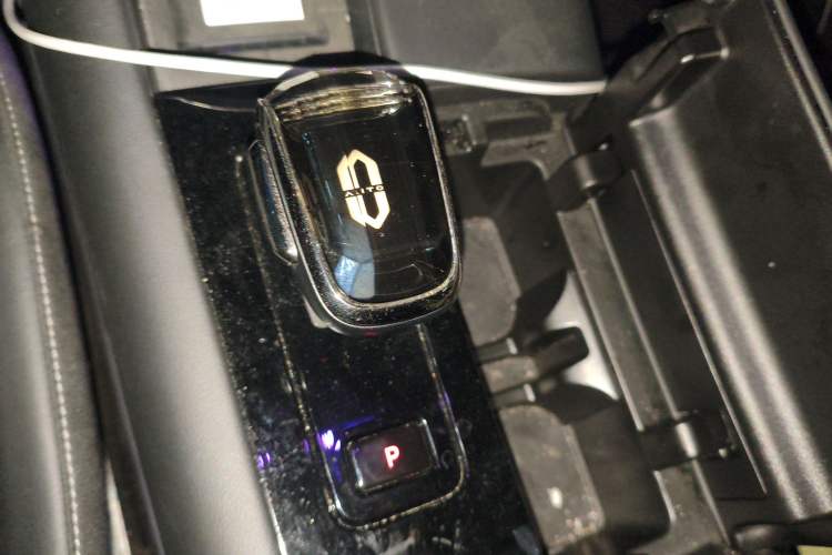 Used Hima AITO M5 2022 Range-Extended Rear-Drive Standard Version Gear Lever