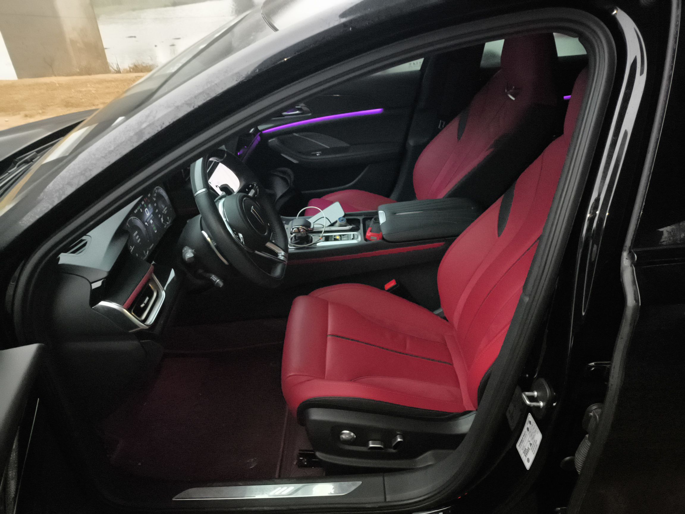 Переднее сиденье в автомобиле