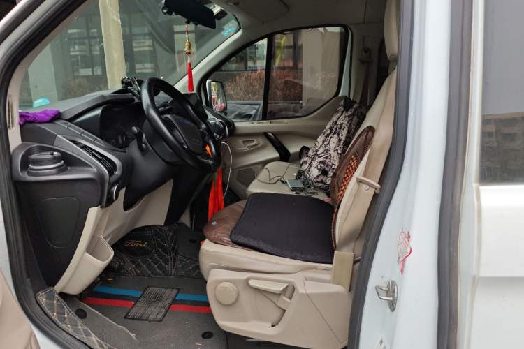 Used Ford Transit 2019 2.0T Diesel Commercial & Travel Short Wheelbase Low-Roof 9-Seater China VI Left Front Seat