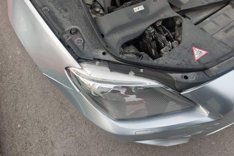 Used BMW 6 Series 2012 640i two-door coupe Right Front Headlight