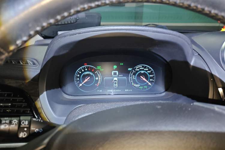 Used BYD Tang New Energy 2015 2.0T Four-Wheel-Drive Flagship Model
