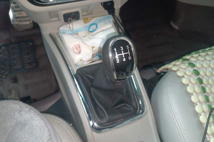 Used Jinbei New Hiace X30L 2018 1.5L Box Truck Wealth Edition DLCG14 Gear Lever