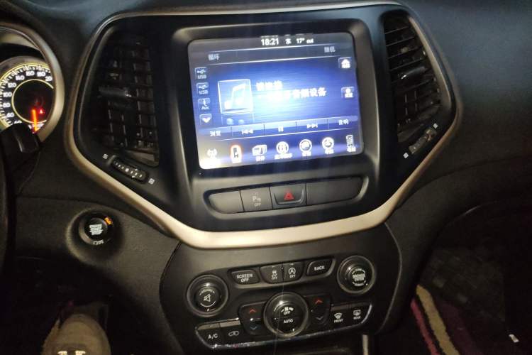 Used Jeep Cherokee 2017 2.0L Superior Edition
