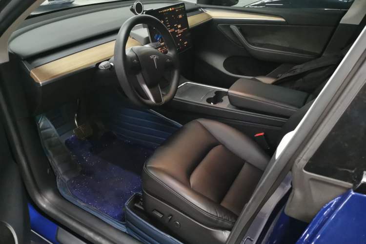 Used Tesla Model Y 2022 Rear-Wheel-Drive Version
