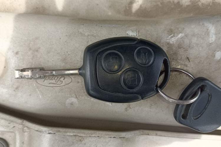 Used Ford Transit Custom 2016 2.2T Short-Wheelbase 6-Seater Mid-Roof Multi-Purpose Vehicle