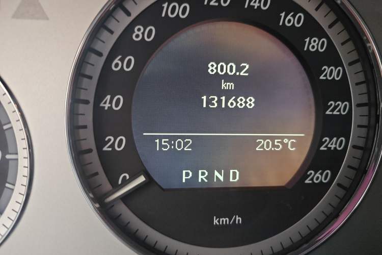 Used Mercedes-Benz GLK-Class 2011 GLK 300 4MATIC Fashion Model Odometer Close Up