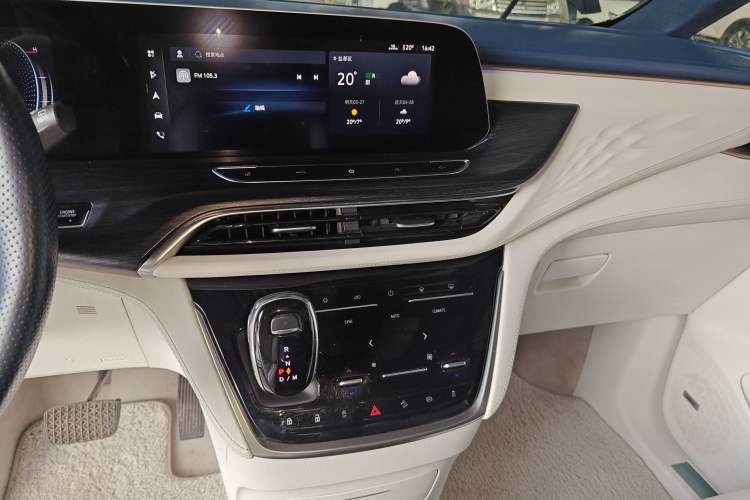 Used Buick GL8 2020 Avenir Avia Four-Seat Luxury Edition Audio And AC Panel