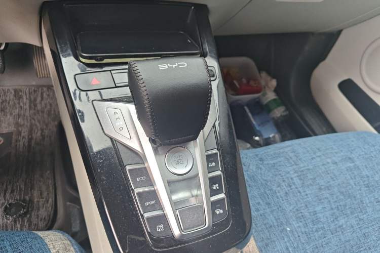 Used BYD Yuan Pro 2021 401 km Luxury Version Gear Lever