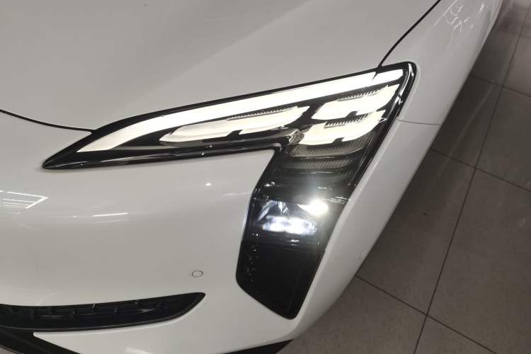 Used Hongqi EH7 2024 640 Pro+ All-Wheel Drive Left Front Headlight