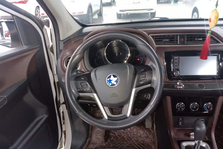 Used Venucia M50V 2017 1.6L XL CVT Luxury Edition