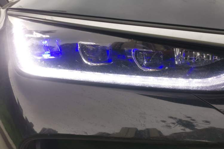 Used BYD Tang New Energy 2022 DM-p 215KM Four-Wheel Drive Flagship Model Right Front Headlight