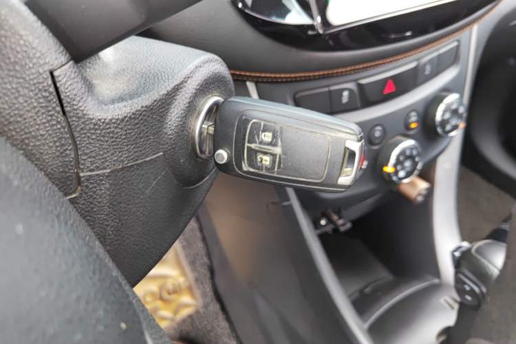 Used Chevrolet Trax 2017 1.4T Automatic Two-Wheel Drive Comfort Version Interior 1