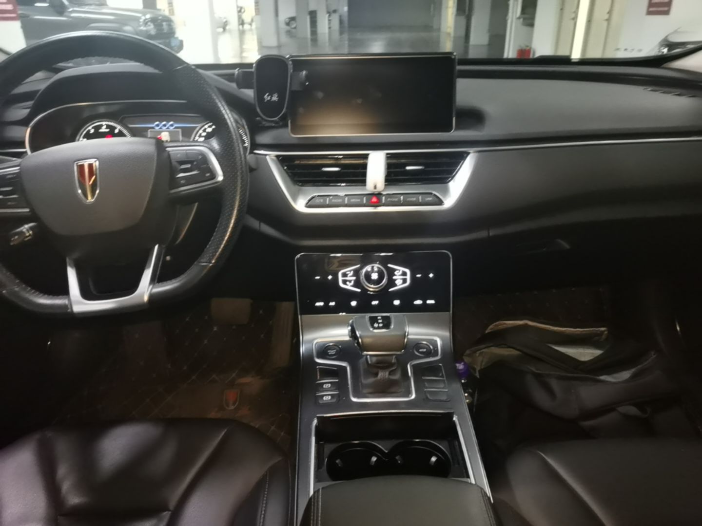 Hongqi H5 2022 Classic Model Facelift 1.5T DCT Qiyun Edition — снимка 17