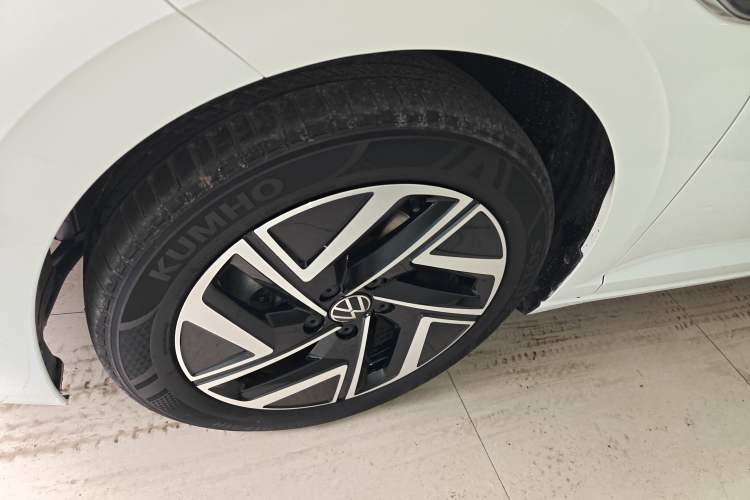 Used Volkswagen Sagitar 2023 300TSI DSG Excellence Edition Left Front Wheel Hub