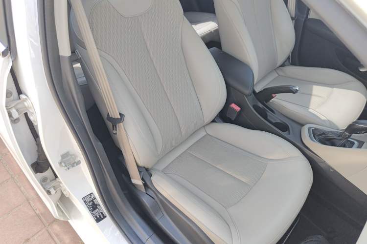 Used Buick GT 2017 15N Automatic Elite Version Right Front Seat