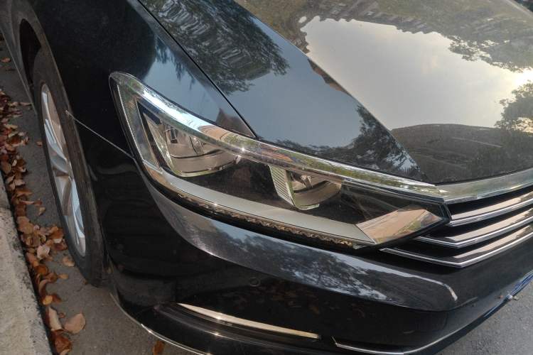 Used Volkswagen Magotan 2017 330TSI DSG Luxury Model Right Front Headlight