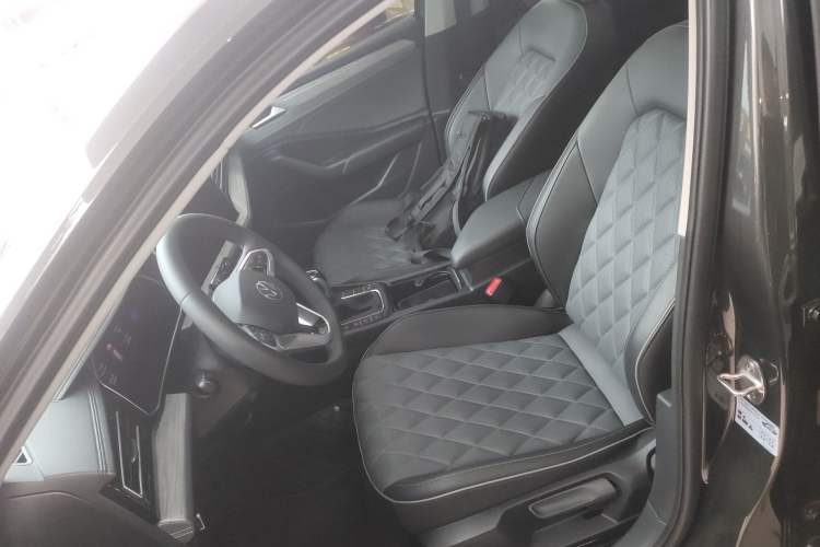 Used Volkswagen Sagitar 2025 300TSI DSG Excellence Edition Left Front Seat