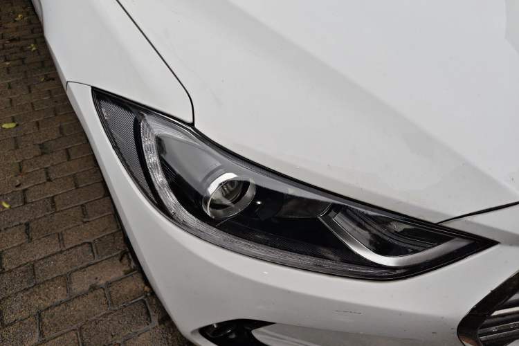 Used Hyundai Elantra (6th Generation / Lingdong) 2016 1.6L Automatic ZhiXuan – Elite Version Right Front Headlight