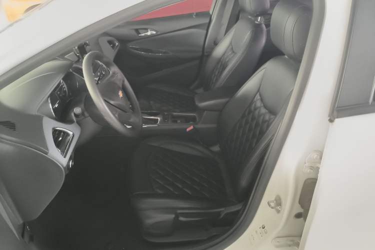 Used Chevrolet Cruze 2018 320 Automatic Pioneer Sunroof Edition
