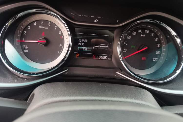 Used Chevrolet Orlando 2018 Redline 530T Automatic Zhaoxiang Edition (5+2 Seating) – China V Standard Odometer Close Up