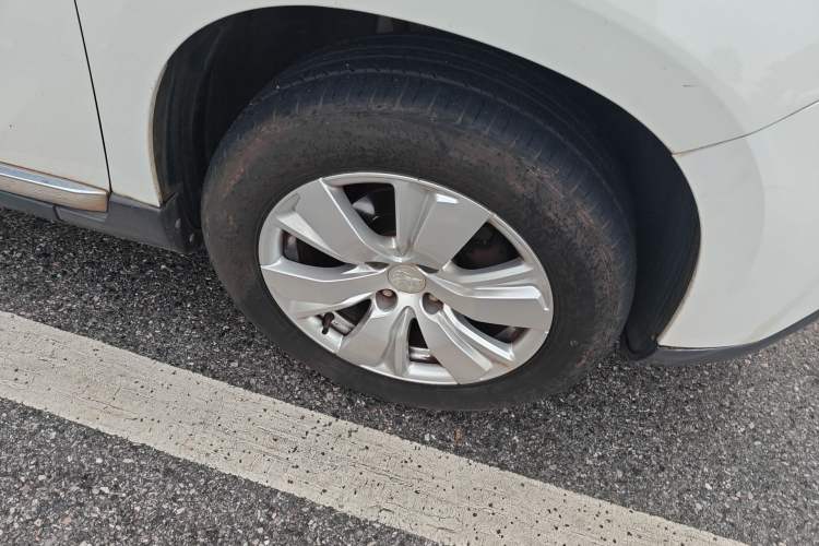 Used Peugeot 2008 2014 1.6L Automatic Fashion Edition Right Front Wheel Hub