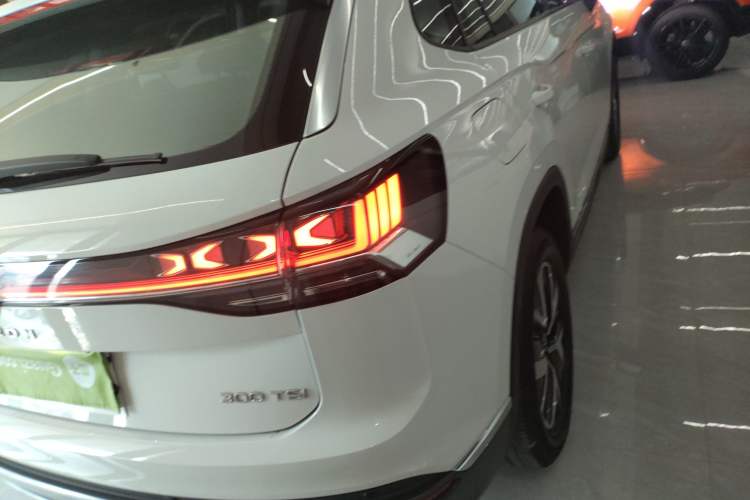 Used Volkswagen Tayron 2025 Zhongxiang Version 300TSI Exterior 3