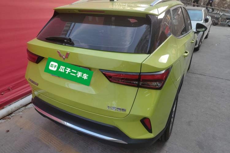 Used Wuling Alvez 2022 1.5L Manual Comfort Version Exterior 5