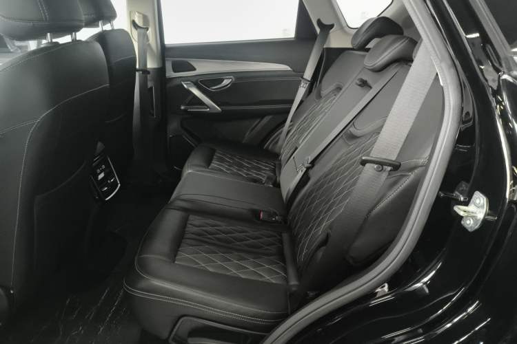 Used JETOUR X70 PLUS 2023 1.6T DCT Stronger 5-Seater