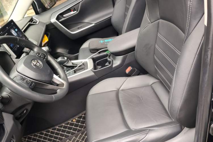 Used Toyota Wildlander 2022 2.0L CVT Two-Wheel Drive Luxury PLUS Edition Left Front Seat