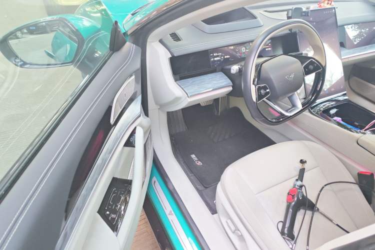 Used NETA S 2022 All-Electric 650 km Four-Wheel Drive Premium Version