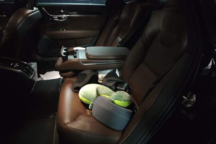 Used Volvo S90 2018 T4 Zhiyuan Edition
