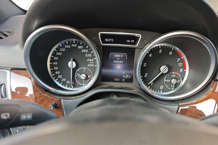 Used Mercedes-Benz M-Class 2014 ML 400 4MATIC Luxury Model