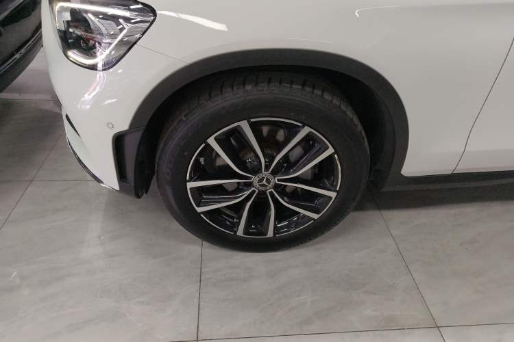 Used Mercedes-Benz GLC 2022 Facelift GLC 260 L 4MATIC Luxury Edition Left Front Wheel Hub