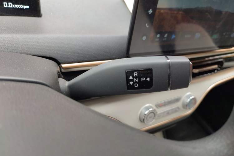 Used Chery Domi 2025 Model 305km Comfort Edition Gear Lever