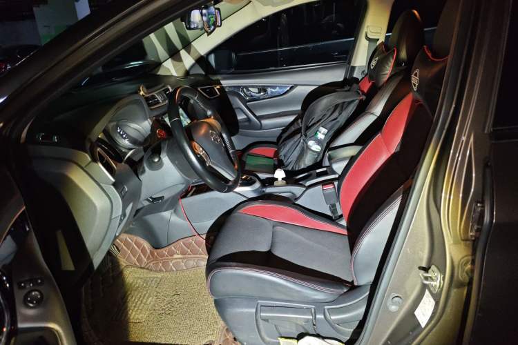 Used Nissan Qashqai 2016 2.0L CVT Luxury Edition Left Front Seat