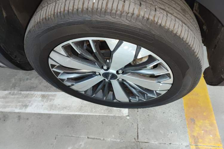 Used Haval F7x 2021 1.5T Two-Wheel Drive Smart Technology Edition Right Front Wheel Hub