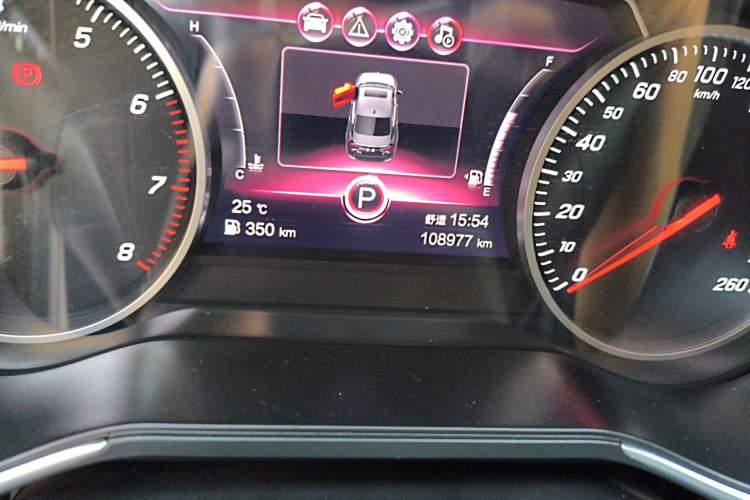 Used Hongqi H5 2022 Classic Model 1.5T DCT Flagship Edition Odometer Close Up