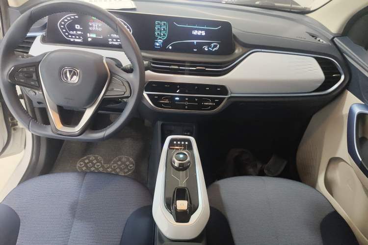 Used CHANGAN OSHAN Benni E-Star 2022 Qingxin Edition Colorful Model Lithium Iron Phosphate Audio And AC Panel