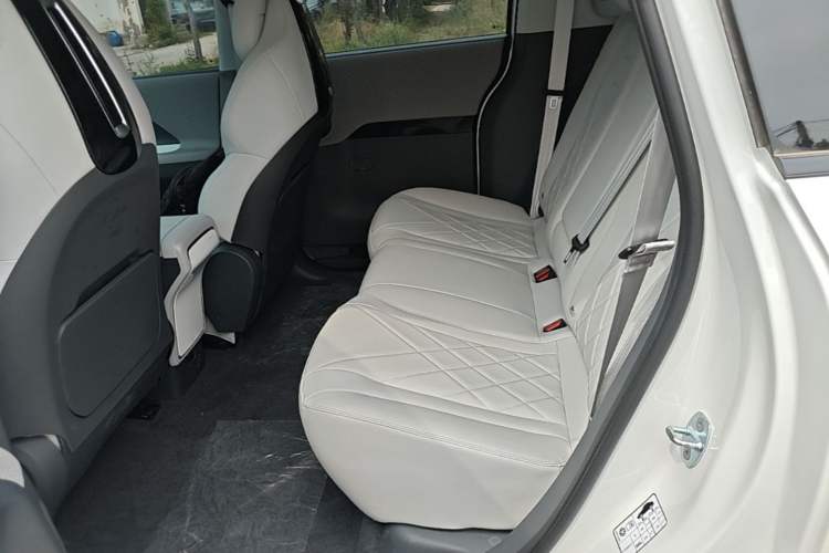 Used ARCFOX Kaola S 2024 AIR Left Rear Seat