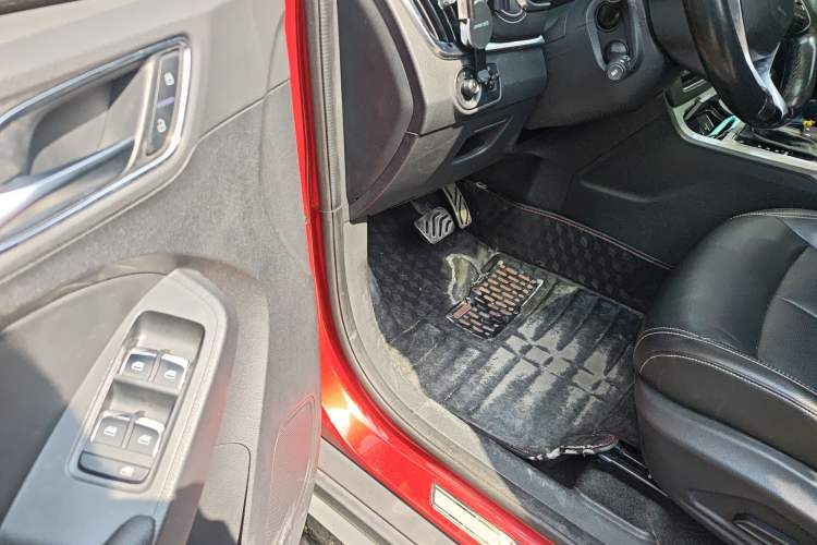 Used Roewe RX5 2016 20T Two-Wheel Drive Automatic Internet Smart Edition