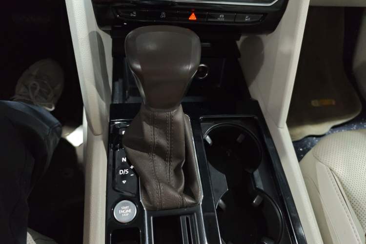 Used Volkswagen Viloran 2020 380TSI Flagship Edition Gear Lever