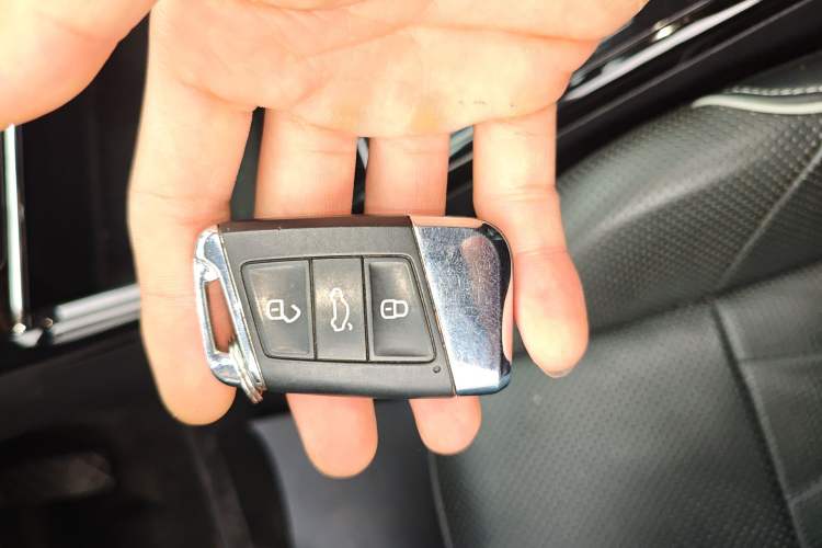 Used Volkswagen Passat New Energy 2022 430 PHEV Hybrid Luxury Edition Vehicle Key