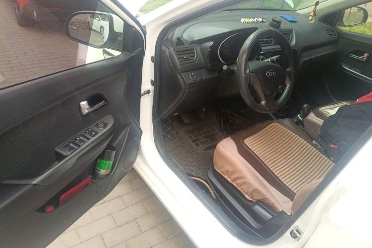 Used Kia K2 2015 Sedan 1.4L MT GLS
