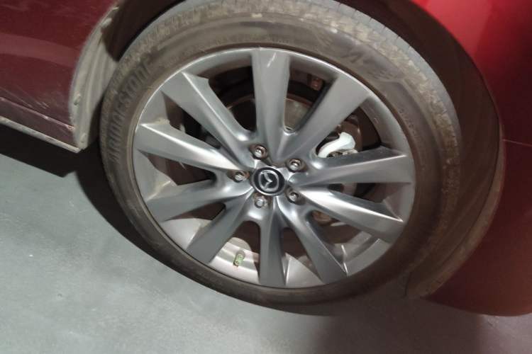 Used Mazda 3 Axela 2020 2.0L Automatic Zhiya Edition Right Front Wheel Hub
