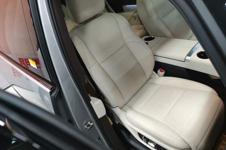 Used Li Auto MEGA 2024 Ultra Model Right Front Seat