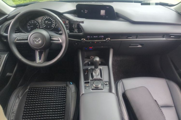 Used Mazda 3 Axela 2021 2.0L Automatic Zhiqing Edition Interior 2