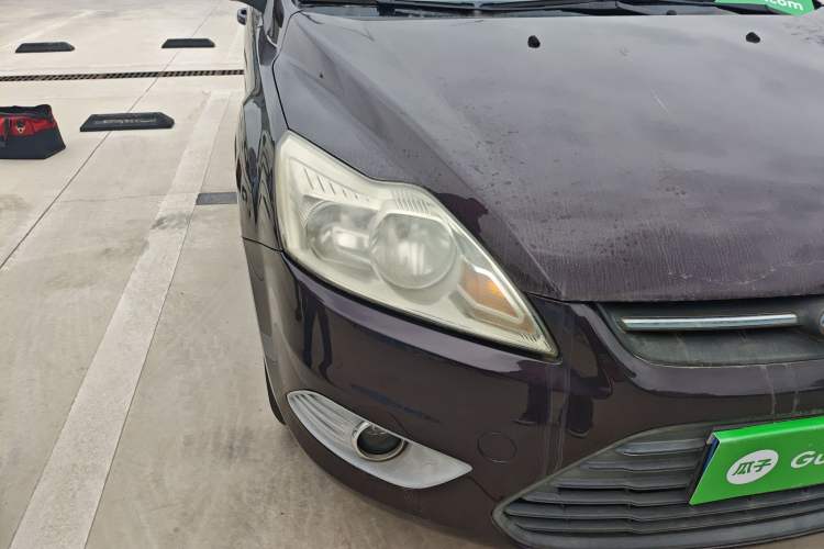 Used Ford Focus 2013 Sedan Classic 1.8L Manual Base Model