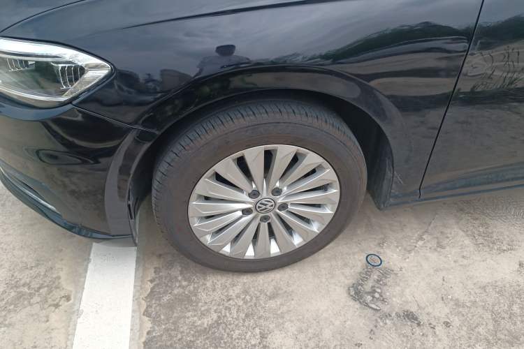 Used Volkswagen Lavida 2018 1.5L Automatic Comfort Edition China V Standard Left Front Wheel Hub