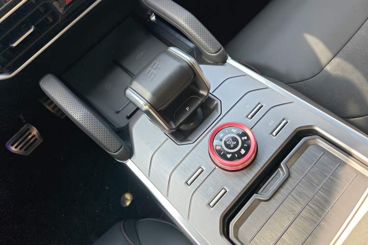 Used JETOUR Traveler 2023 2.0T All-Wheel Drive CrossPRO+